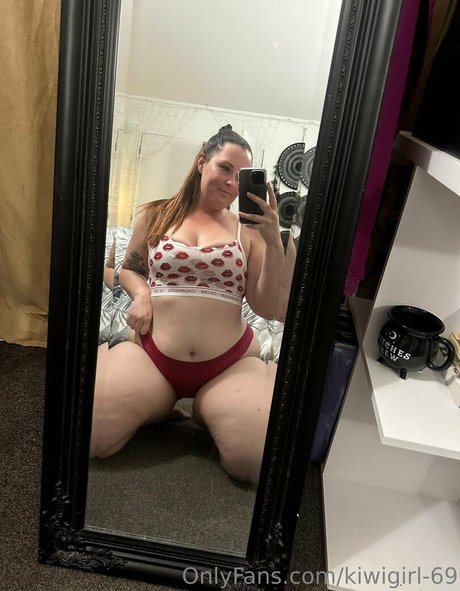 Kiwigirl-69 nude leaked OnlyFans pic