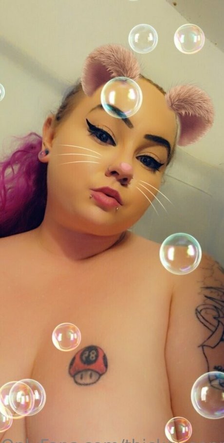 Thickqueenrose420 nude leaked OnlyFans pic