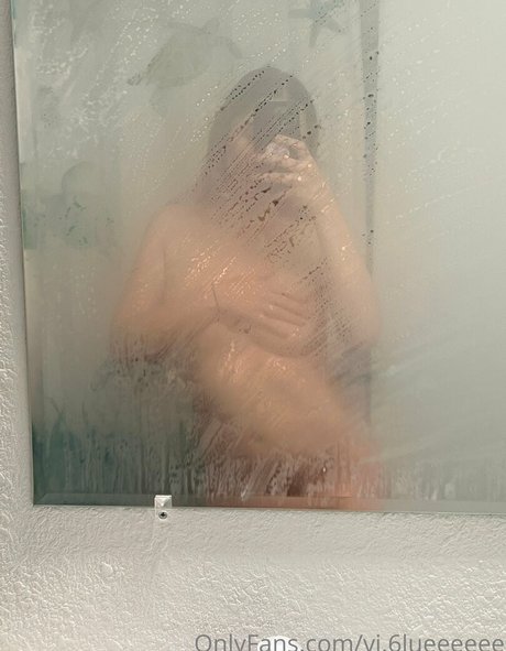Vi.6lueeeeee nude leaked OnlyFans pic