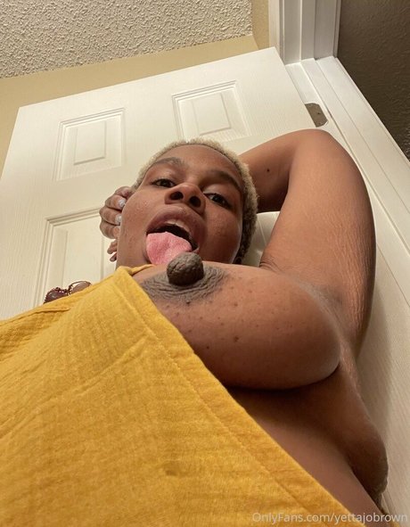 Yettajobrown nude leaked OnlyFans pic