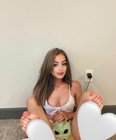 Lilgirlbrookee nude leaked OnlyFans pic