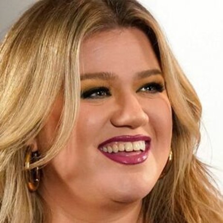 Kelly Clarkson nude leaked OnlyFans photo #6