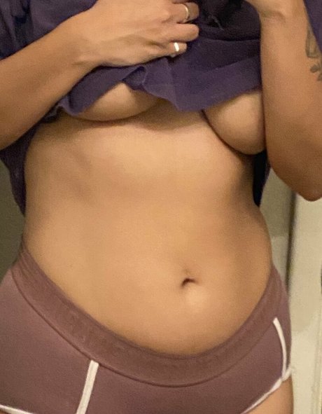 Curvybxtch nude leaked OnlyFans pic