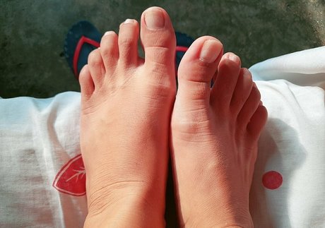 Zafiro_feet18 nude leaked OnlyFans pic