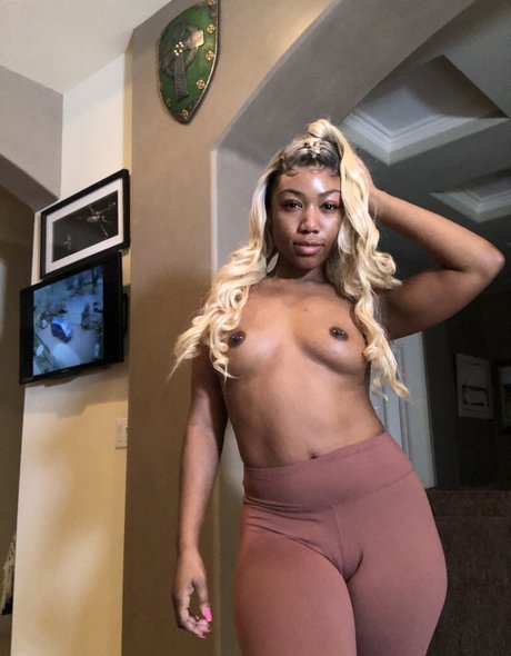 Iluvchanell_ nude leaked OnlyFans photo #32