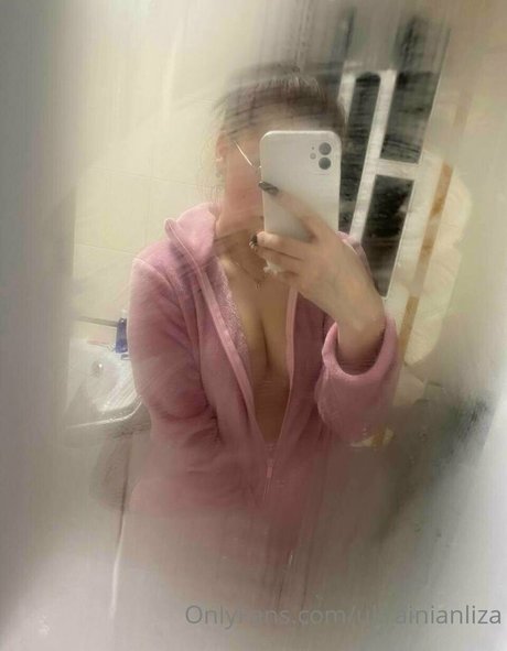 Ukrainianliza nude leaked OnlyFans pic