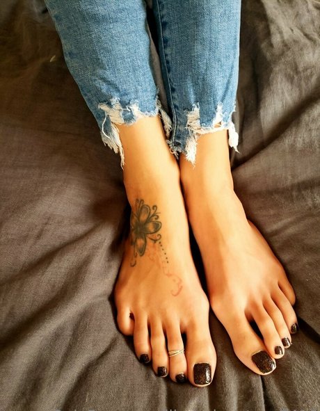 Lilmisslongtoes7410 nude leaked OnlyFans photo #37