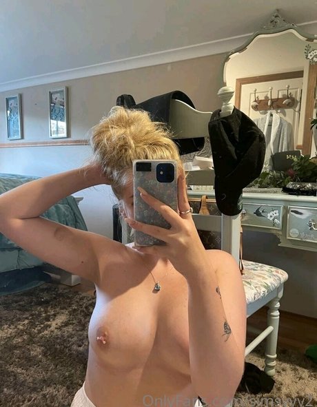 Simsyyy__ nude leaked OnlyFans pic