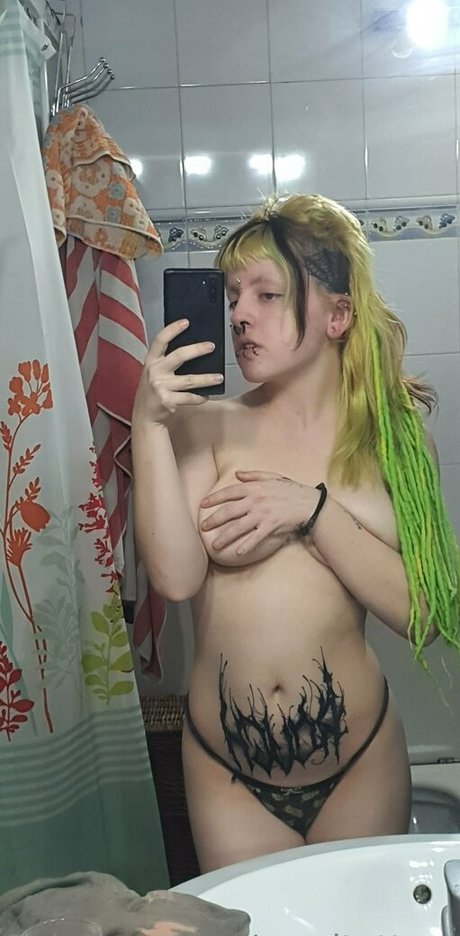 Semitattooedgoth nude leaked OnlyFans photo #3