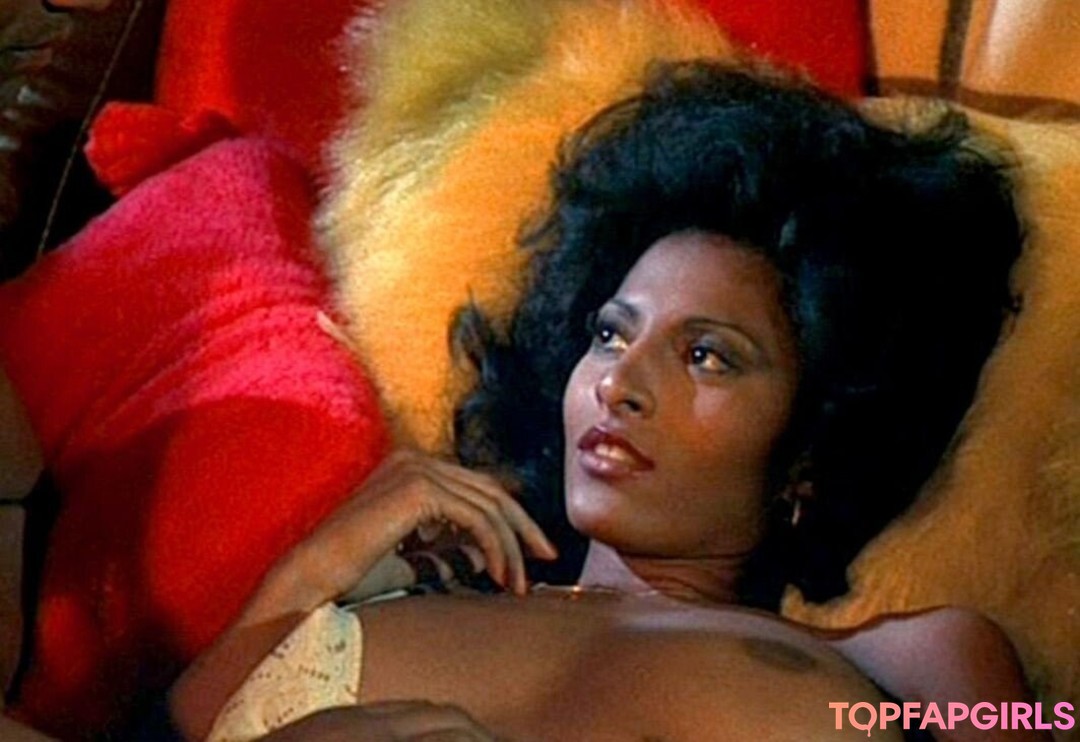 Pam Grier Nude Leaked OnlyFans Photo #20