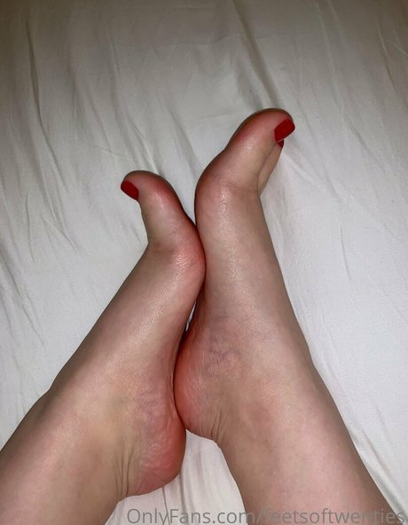 Feetsoftwenties nude leaked OnlyFans photo #1