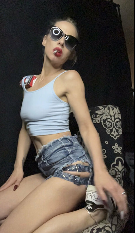 Smokingqueenalina nude leaked OnlyFans pic