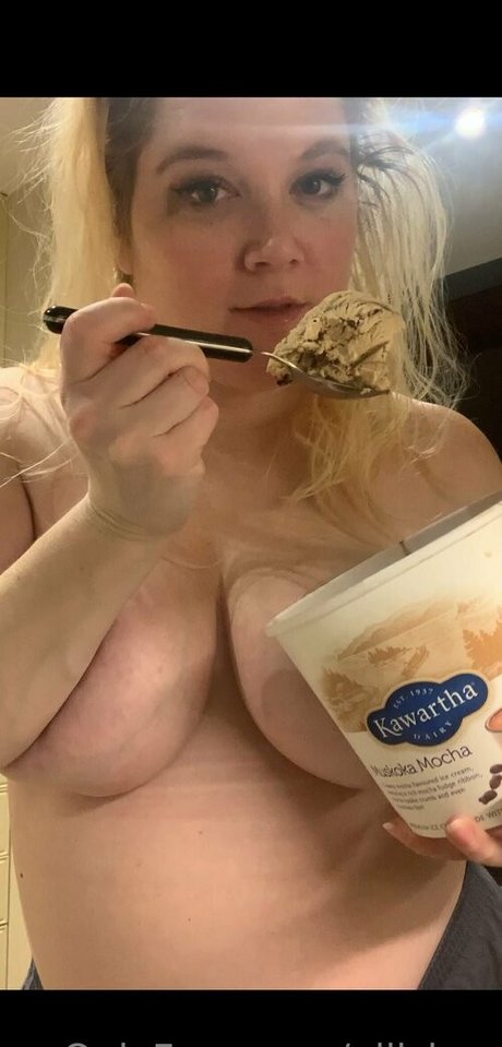 Elliskay nude leaked OnlyFans pic