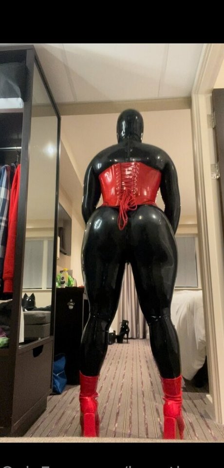Bee_the_rubber_doll nude leaked OnlyFans pic