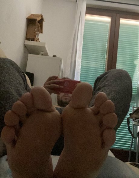 Youloveyourkingfeet nude leaked OnlyFans photo #7