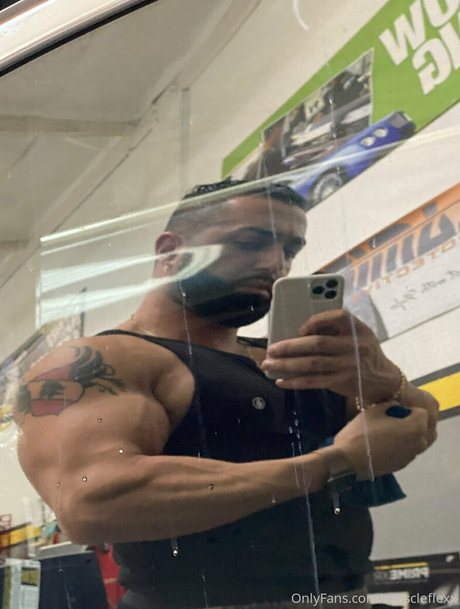 Muscleflexx nude leaked OnlyFans pic